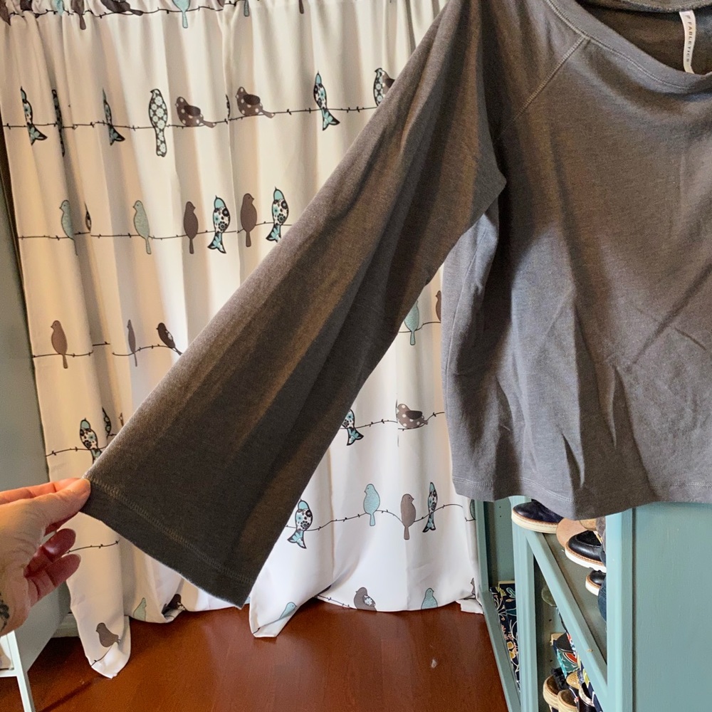 Fabletics Isabel Wide Sleeve Pullover - image 4